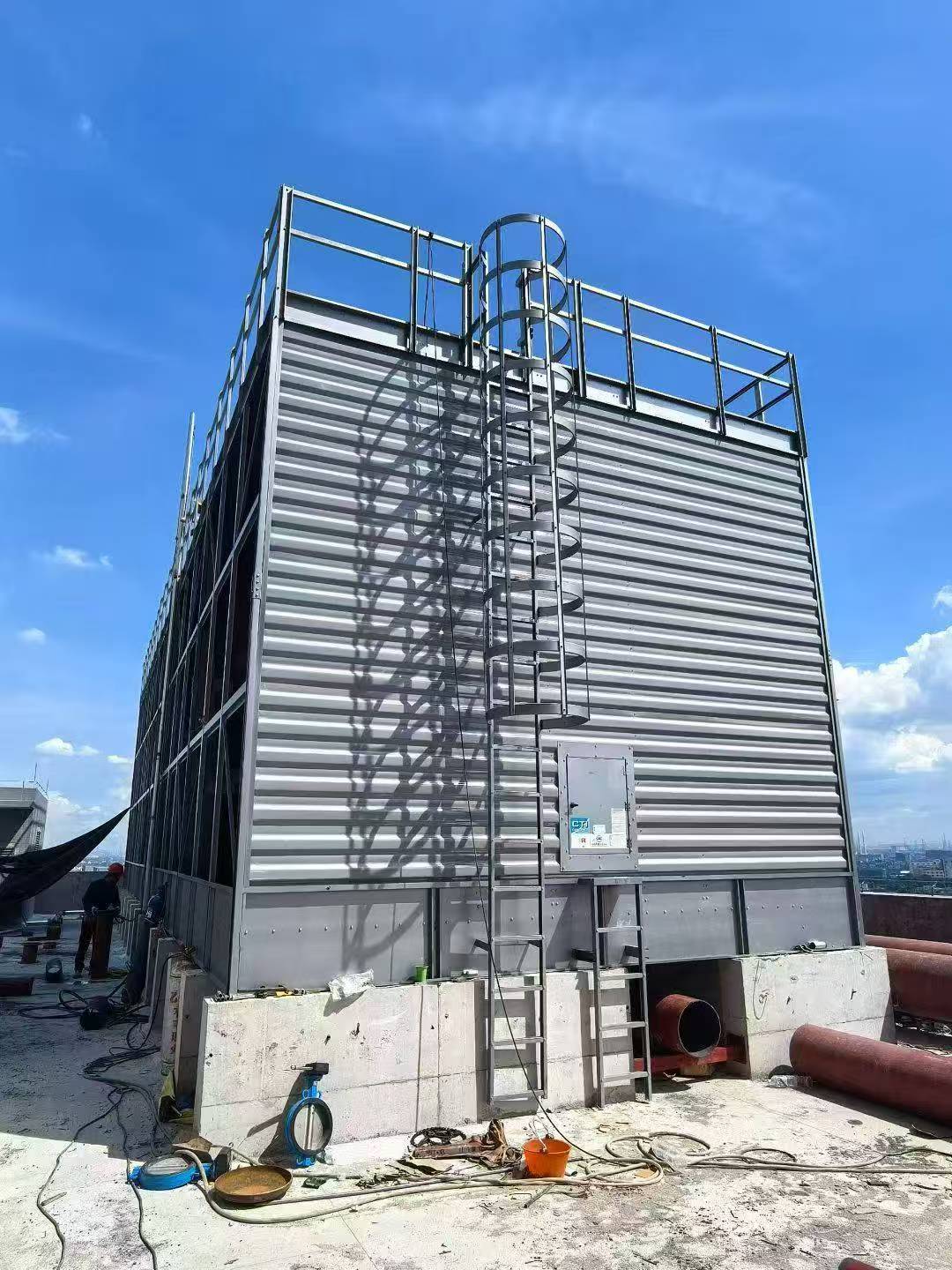 <strong>解析冷卻塔填料密度的多重內涵：從材料物性到安裝布局的科學認知與應用</strong>