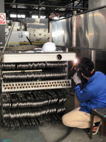 <strong>冷卻塔填料堵?lián)Q熱器</strong>