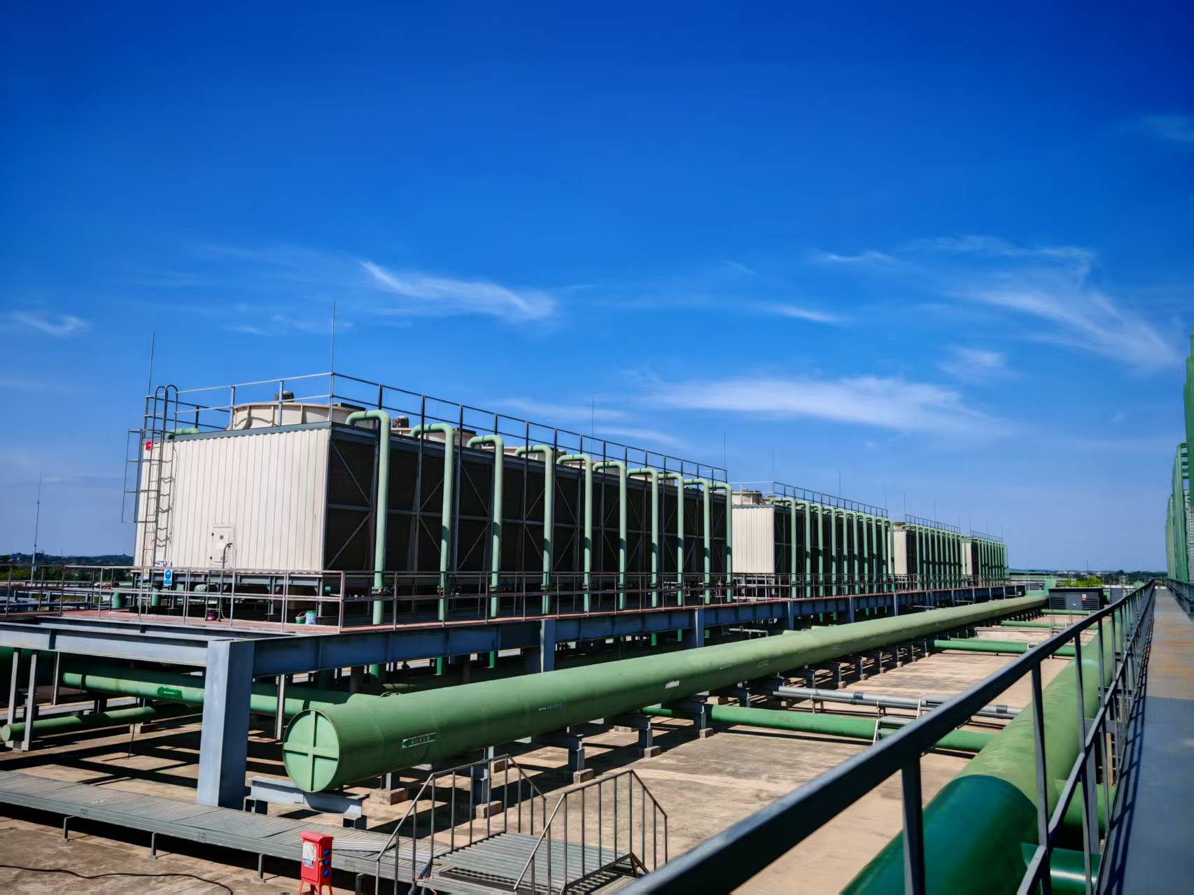 <strong>工業級粘接密碼：深度揭秘冷卻塔填料怎么粘結才能抗住十年水蝕與風蝕</strong>