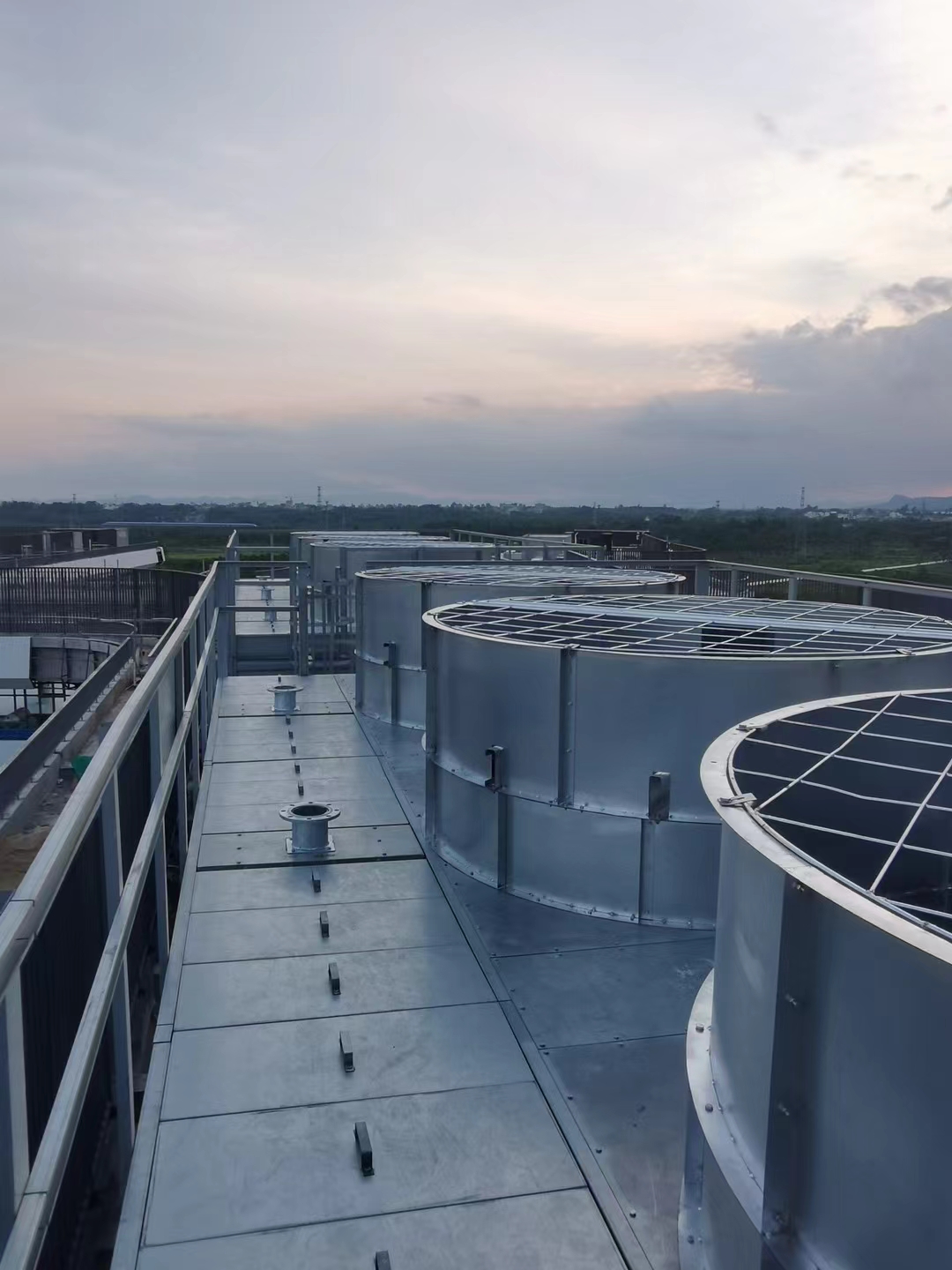 <strong>冷卻塔填料如何檢查：專業維保視角下的全流程實操指南與隱蔽病害精準識別</strong>