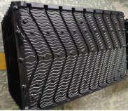 <strong>冷卻塔填料為什么采用黑色最多：深度解析冷卻塔填料為什么采用黑色最多 </strong>