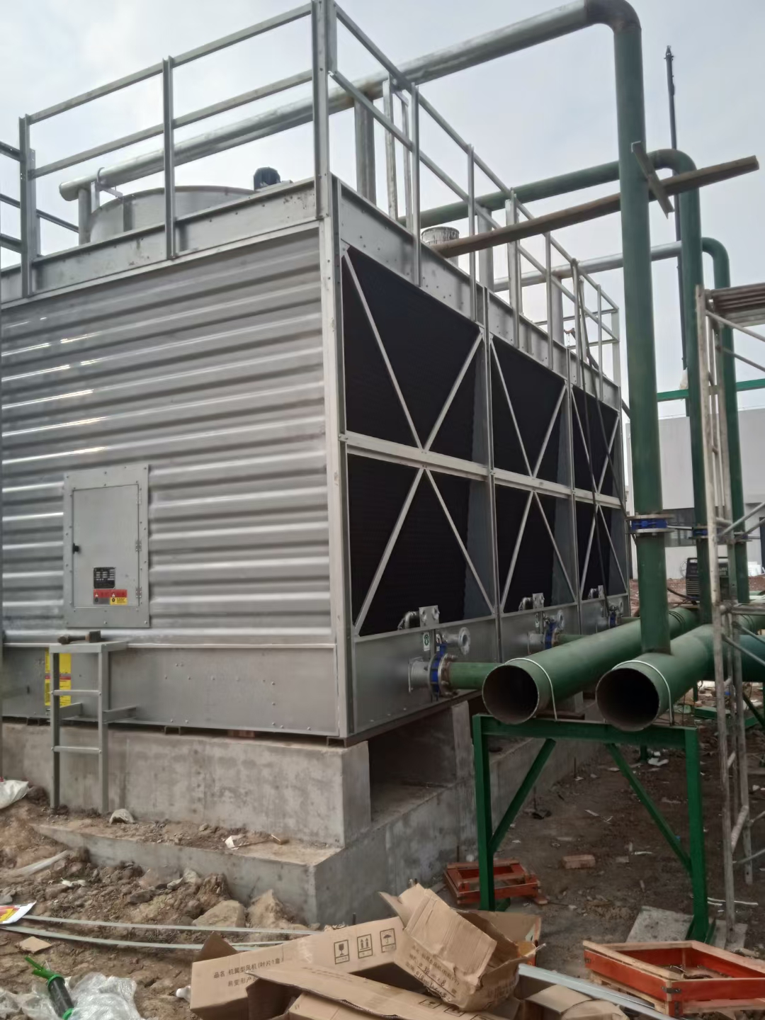 <strong>工業(yè)冷卻系統(tǒng)節(jié)水防線重構(gòu)：深度解析冷卻塔收水器失效了如何維修更換的</strong>