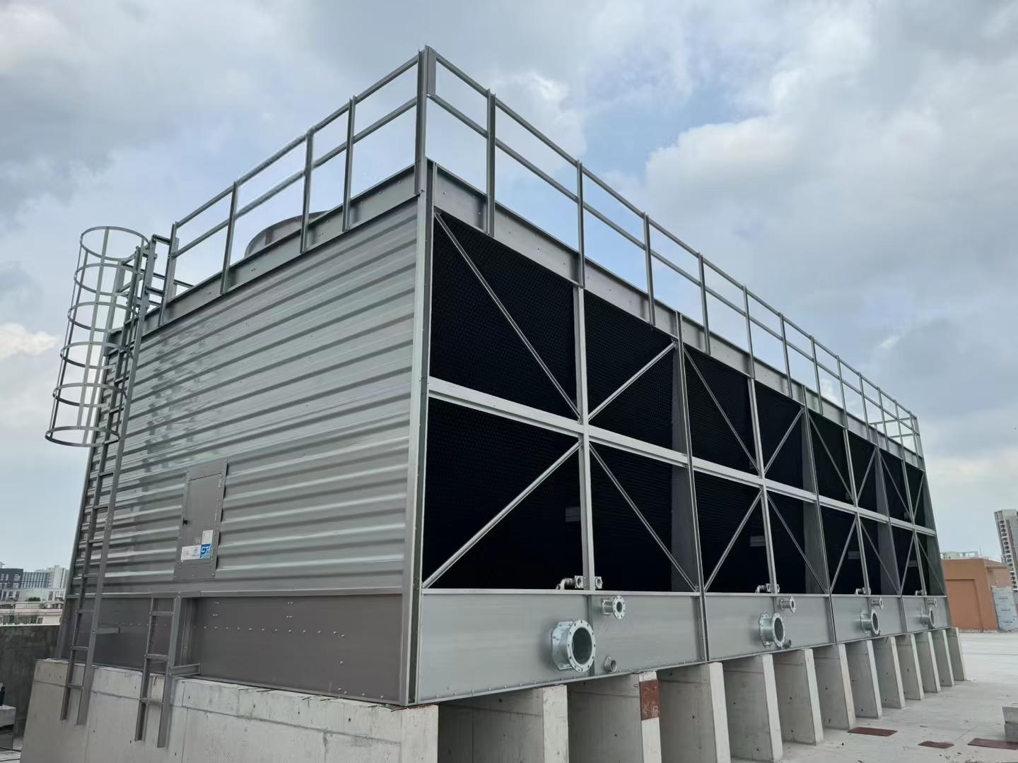 <strong>生物粘泥的化學圍剿戰：深度解析怎么樣添加藥劑能防止冷卻塔填料粘泥的</strong>