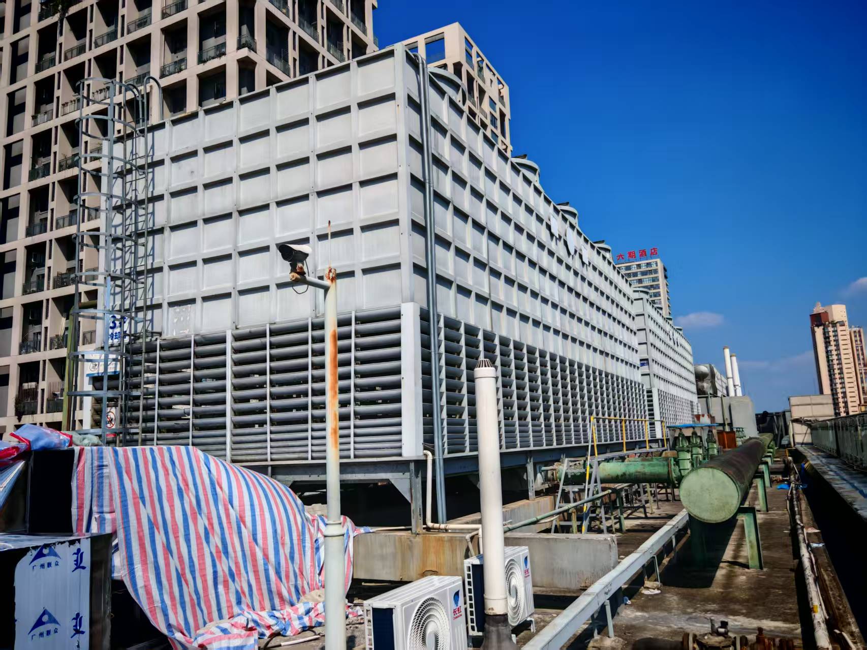 <strong>深度解析：冷卻塔高溫填料維修更換的核心技術(shù)與長(zhǎng)效管理策略</strong>