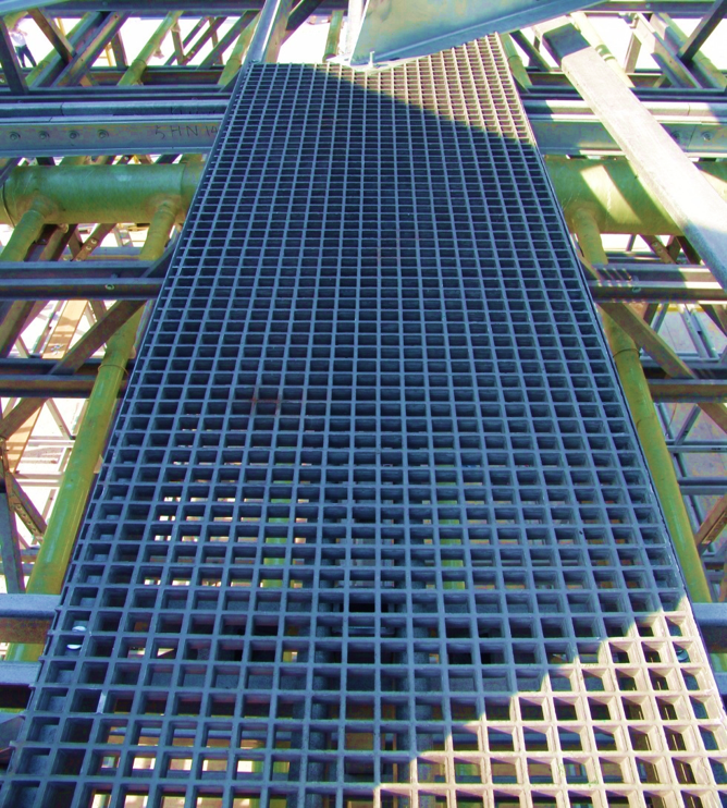 <strong>冷卻塔填料臟堵治理深度解析：揭秘?灰塵樹葉堆積在冷卻塔填料上如何清</strong>